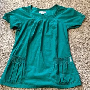 Koi size small green St. Patrick’s Day ready scrub top